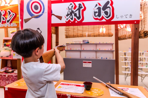 お祭り広場の様子